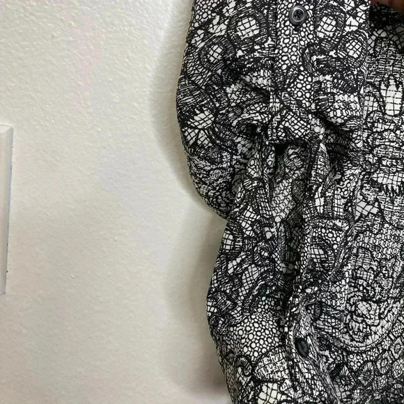 Simply Vera Vera Wang Roll Tab Blouse - Picture 8 of 8